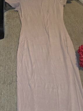 Women’s Short-Sleeve Midi Dress in Mauve Small